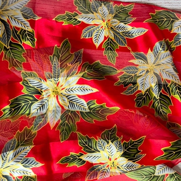 Vintage Christmas Poinsettia Flower Scarf - Picture 2 of 5